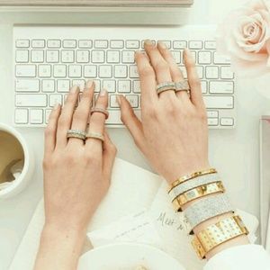 Meet your Posher, Leslie